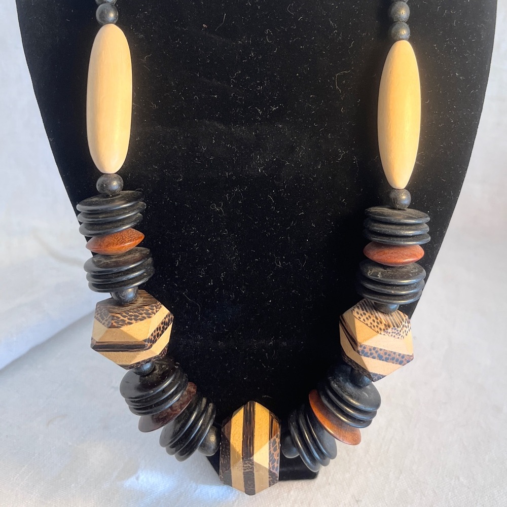 Handcrafted Beaded Necklace in Black and Tan